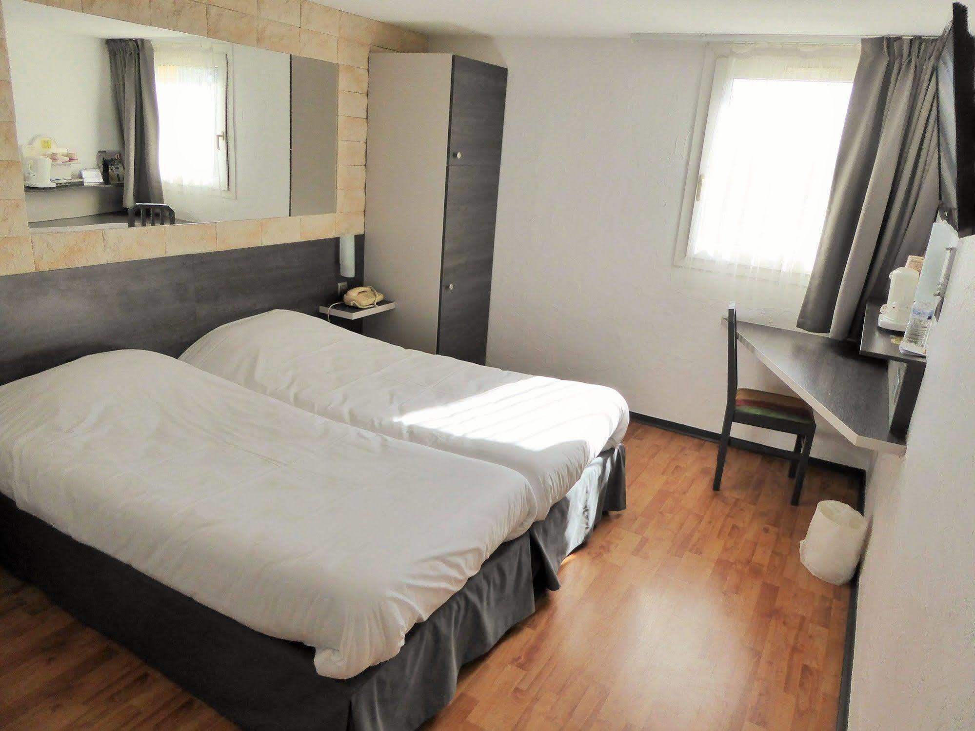 Hotel Eco Relais - Pau Nord Lons Exterior photo