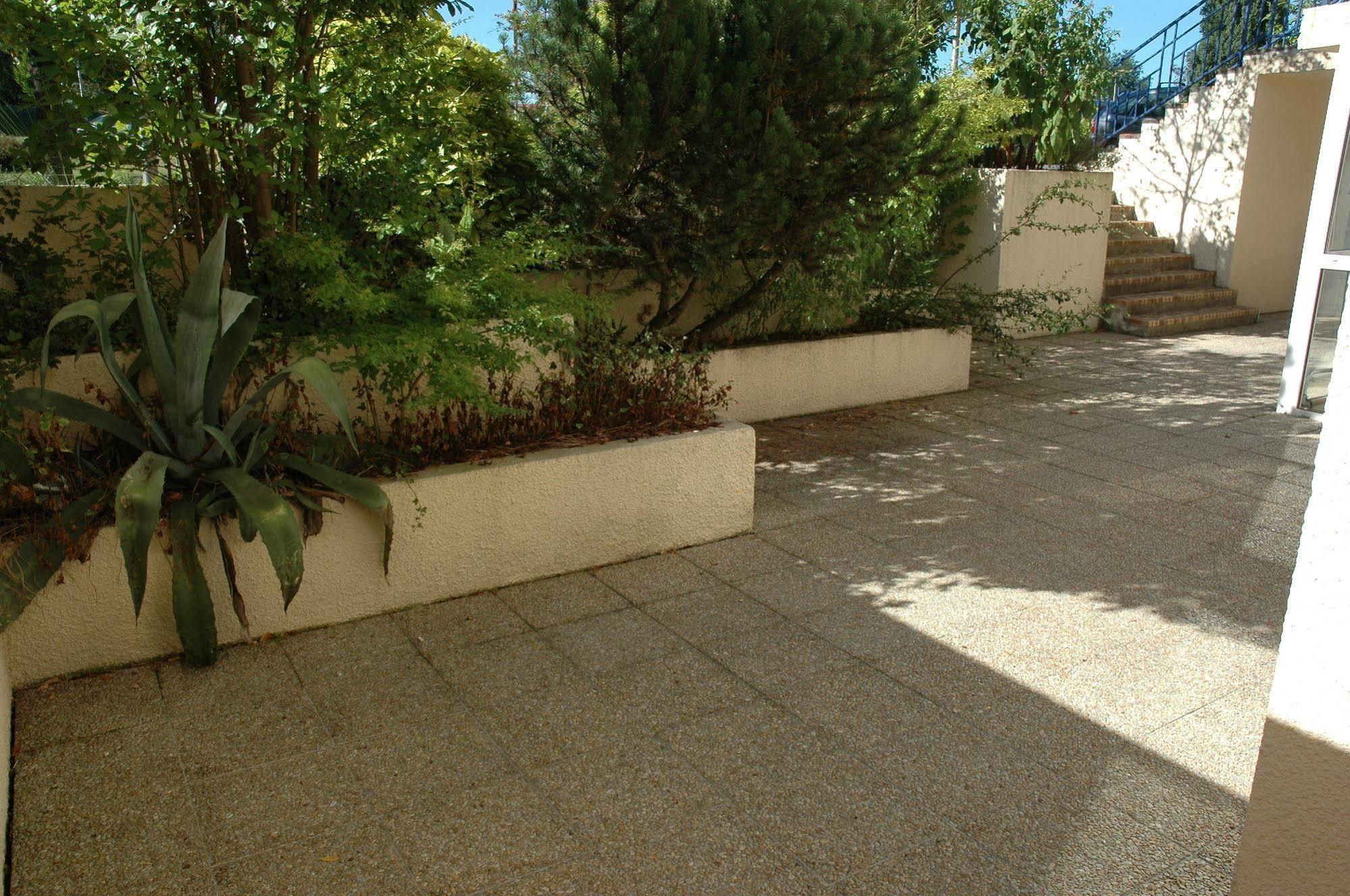 Hotel Eco Relais - Pau Nord Lons Exterior photo
